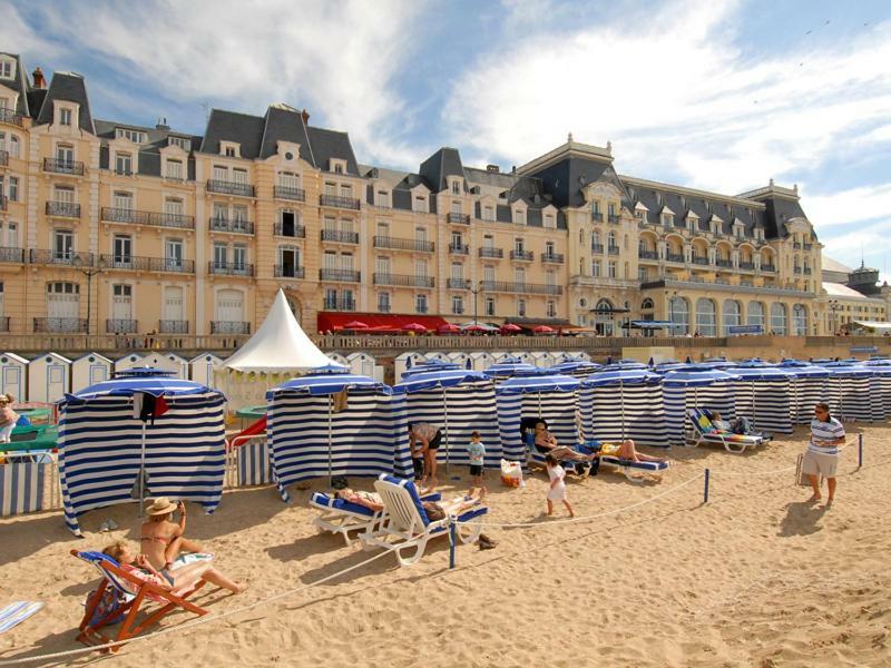 Cabourg - Hyper Centre, Plage Exteriér fotografie